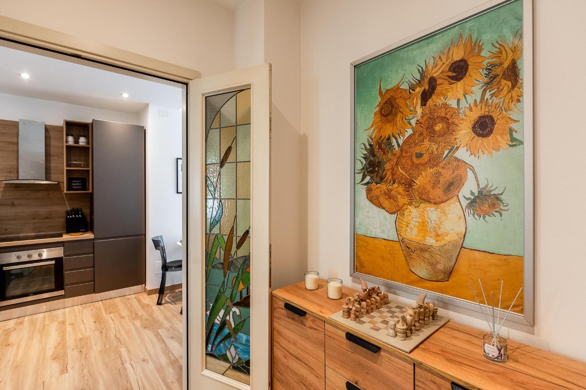 Emerald House Apartment
